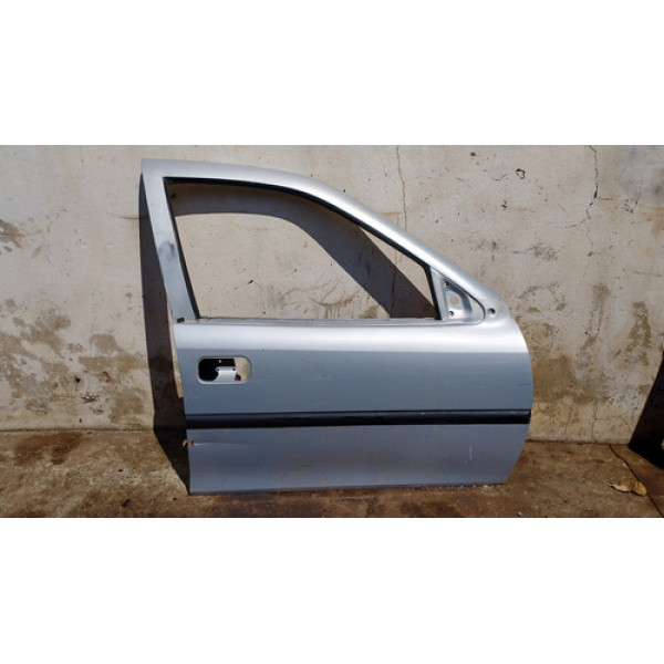 Porta Dianteira Direita Chevrolet Vectra Gls 98 Com Detalhe